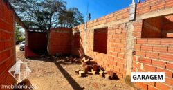 Casa em fase de construção no bairro Jundiaquara