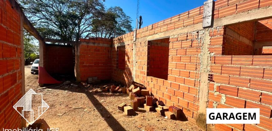 Casa em fase de construção no bairro Jundiaquara