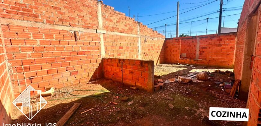 Casa em fase de construção no bairro Jundiaquara