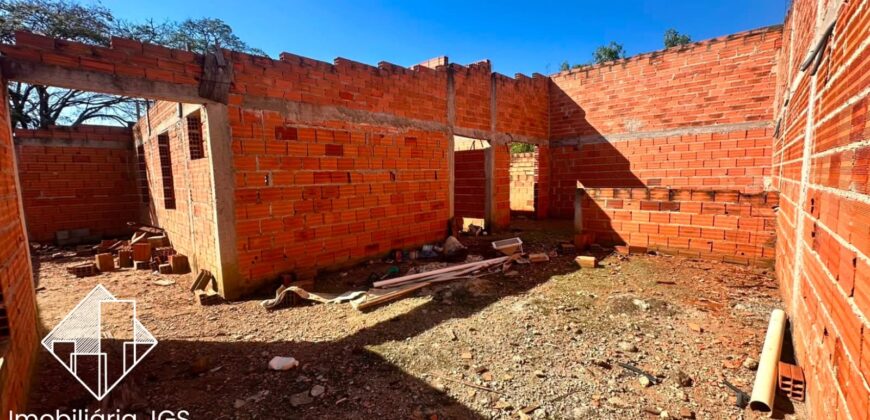 Casa em fase de construção no bairro Jundiaquara