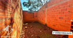 Casa em fase de construção no bairro Jundiaquara