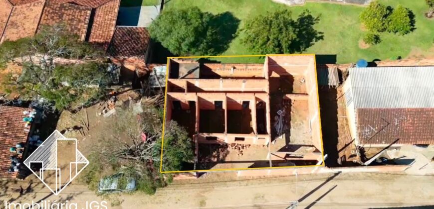 Casa em fase de construção no bairro Jundiaquara