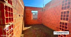 Casa em fase de construção no bairro Jundiaquara