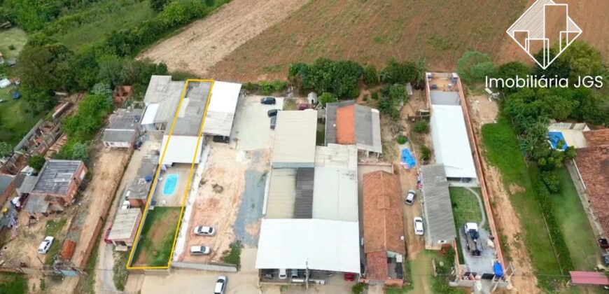 Casa com piscina e quintal – Bairro colégio em Araçoiaba da Serra