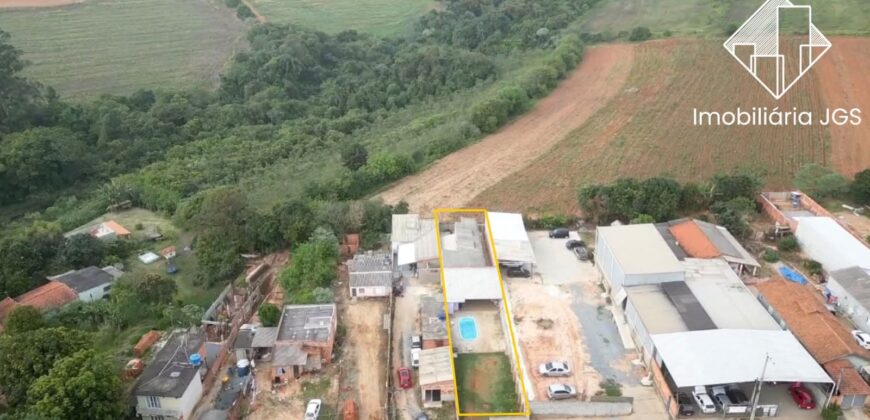 Casa com piscina e quintal – Bairro colégio em Araçoiaba da Serra
