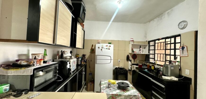 Casa com piscina e quintal – Bairro colégio em Araçoiaba da Serra