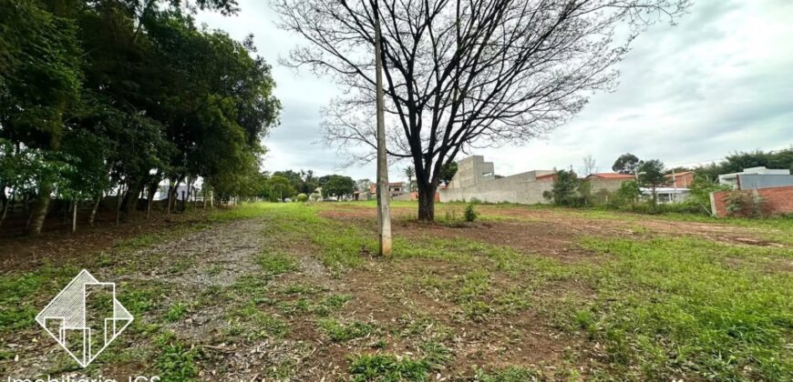 Terreno de 1.000 metros com Escritura no bairro Jundiaquara
