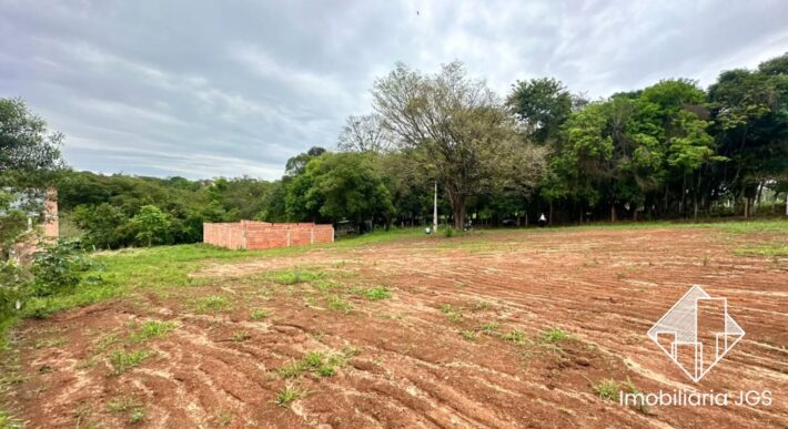 Terreno de 1.000 metros com Escritura no bairro Jundiaquara