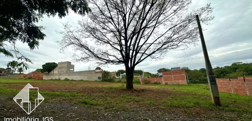 Terreno de 1.000 metros com Escritura no bairro Jundiaquara
